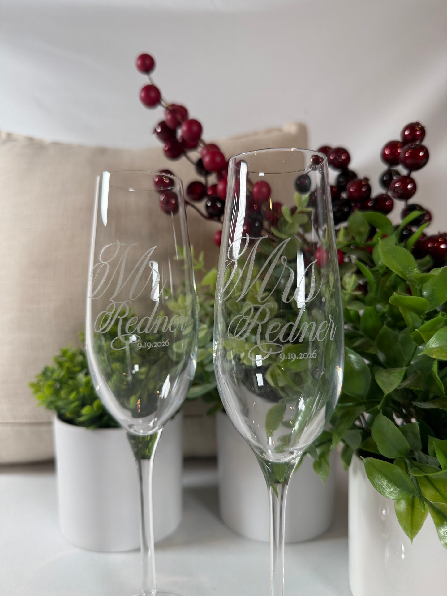 Newlyweds Champagne Flute Serif Collection (Pair)